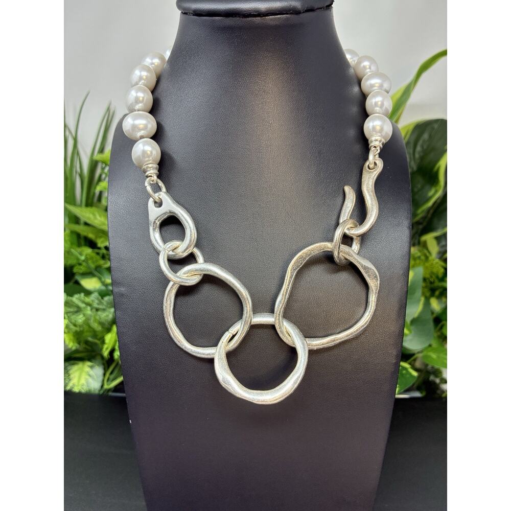 Vintage Statement Silver Link Chain Chunky Faux Baroque Pearl Necklace - Picture 2 of 6